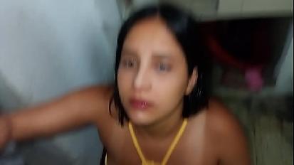 Il cognato mi convince e mi fa inginocchiare per succhiargli il cazzo mi porta nella sua stanza e mi scopa molto forte senza pietà con il suo enorme cazzo mi ha aperto tutta la vagina