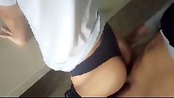 Ho saltato lezione con il mio compagno di classe mi ha abbassato i pantaloncini da ginnastica e mi ha penetrato l unica cosa che mi piace di andare a scuola è scoparmiare con i miei compagni di classe