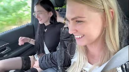 Le do lezioni di guida ma finisco per scoparla da qualche parte all aperto nel retro della mia macchina