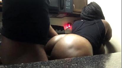 Un grosso twerking nel culo