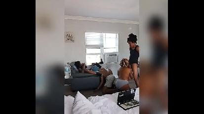 Ha avuto un orgia bisessuale a miami con gak key gaktrizzy e altro