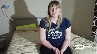 Timida e paffuta casalinga prima volta in cam nel porno