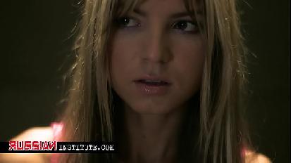 La calda mora ha un improvviso desiderio anale