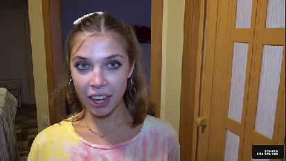 Il padrone del letto mette alla prova la fica del suo cliente