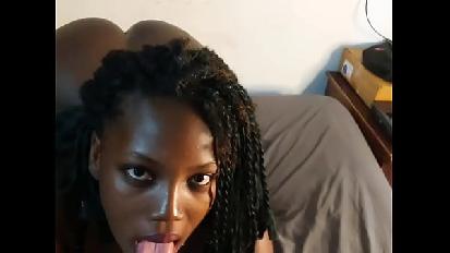 Calda studentessa universitaria certificata per scopare e succhiare sputa sborra se non succhia il cazzo in questo modo lei è noiosa