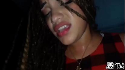 Sorella ninfomane troia mi lega e mi scopa mi mette il cazzo nel culo fino a quando non le vengo nella figa e in bocca lei ingoia e succhia il latte la troia della mia sorellastra xvideos big ass