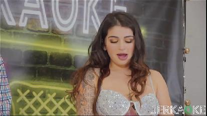 Jerkaoke- la sexy latina gianna dior si fa inveire alla pecorina